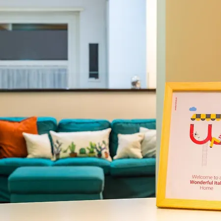 Stylish At Piazza Municipio By Wonderful Italy * 那不勒斯