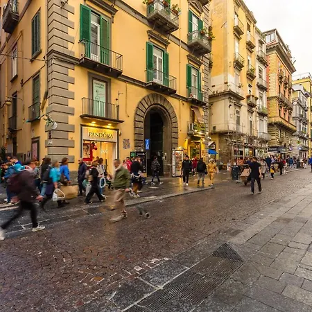 Stylish At Piazza Municipio By Wonderful Italy * 那不勒斯